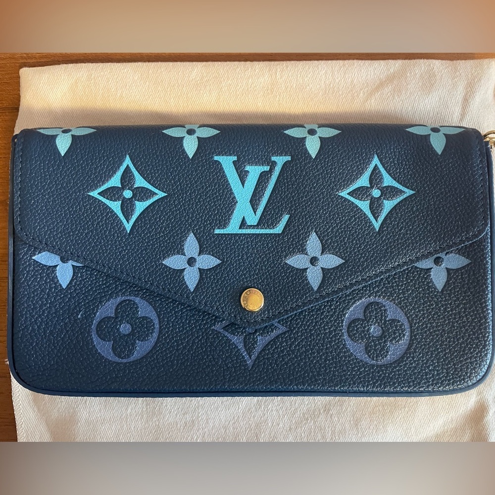 Louis Vuitton Felicie Pochette Dégradé Bleu. 100% authentic
